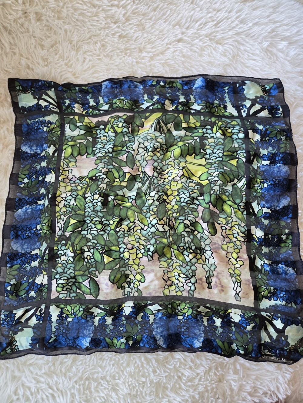 Metropolitan Museum of Art 100% Silk Scarf Louis C. Tiffany View Of Oyster Bay